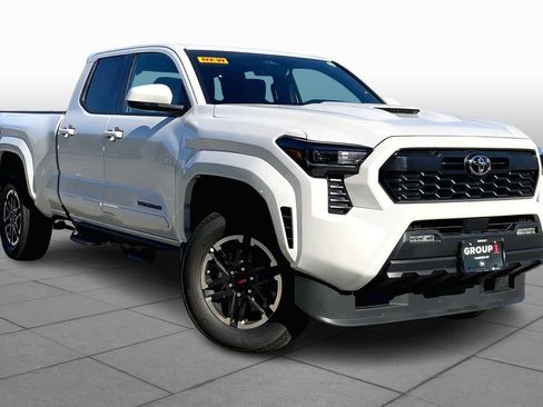 New 2025 Toyota Tacoma TRD Sport image 2