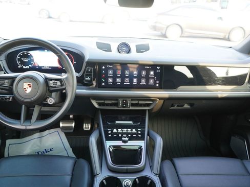 Used 2024 Porsche Cayenne S AWD/4WD image 20