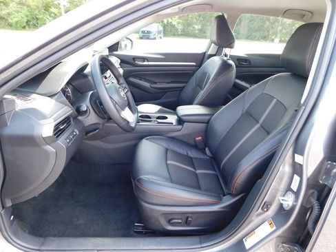 Used 2026 Nissan Altima 2.5 SR FWD image 12