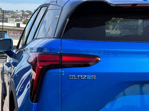 New 2025 Chevrolet Blazer EV LT image 26