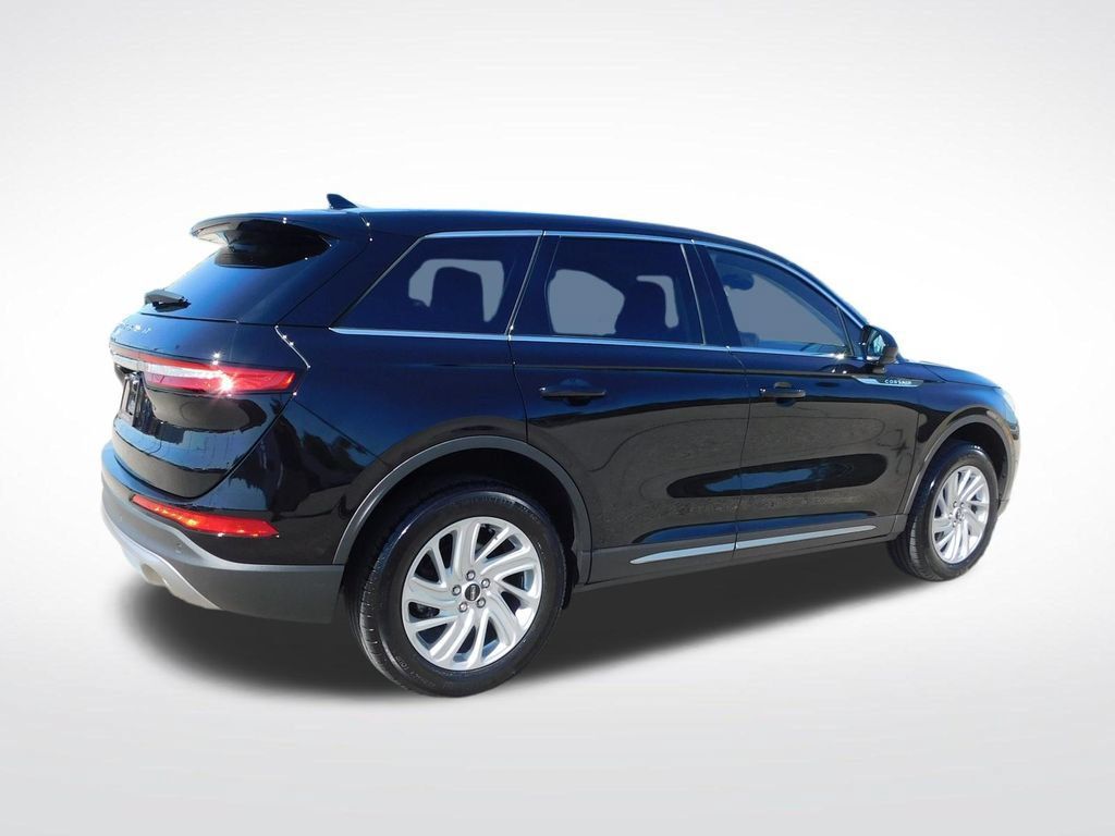 Used 2023 Lincoln Corsair FWD image 3