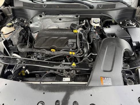 Used 2024 Chevrolet Trax LS image 28