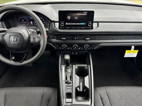 Certified 2025 Honda Accord SE image 13