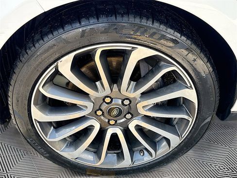 Used 2019 Land Rover Range Rover Supercharged image 34