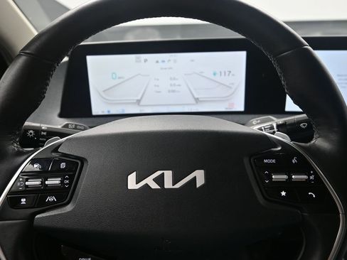 Certified 2022 Kia EV6 Wind w/ Wind Technology Package image 16