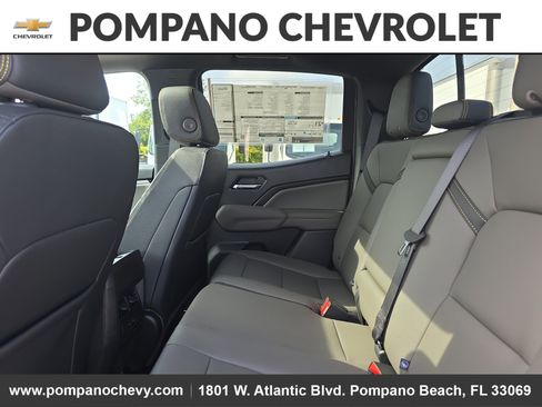 New 2026 Chevrolet Colorado ZR2 w/ Technology Package AWD/4WD image 10