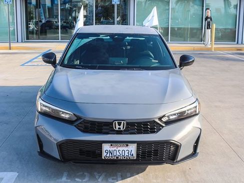 Used 2025 Honda Civic Sport image 2