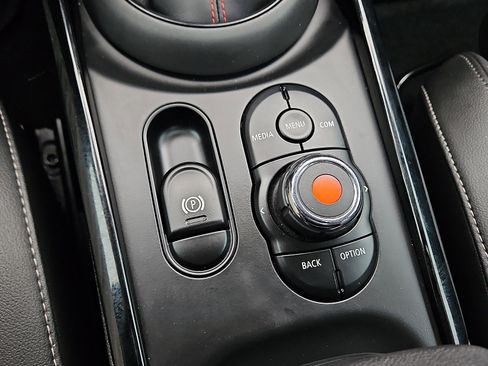 Used 2019 MINI Cooper Clubman S image 14