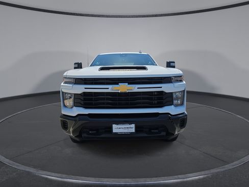 Used 2024 Chevrolet Silverado 2500 Custom w/ Custom Value Package AWD/4WD image 16