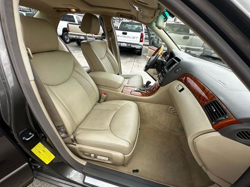 Used 2005 Lexus LS 430 image 54