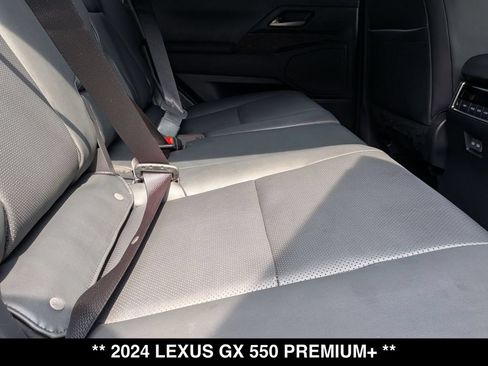 Used 2024 Lexus GX 550 w/ Accessory Package (2T) AWD/4WD image 25