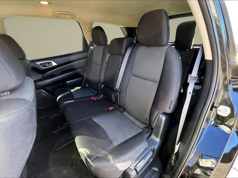 Used 2020 Nissan Pathfinder S image 21