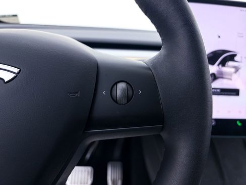 Used 2023 Tesla Model Y Long Range image 31