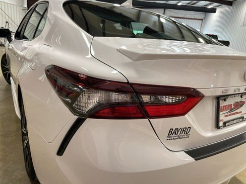 Used 2022 Toyota Camry SE w/ Convenience Package FWD image 24