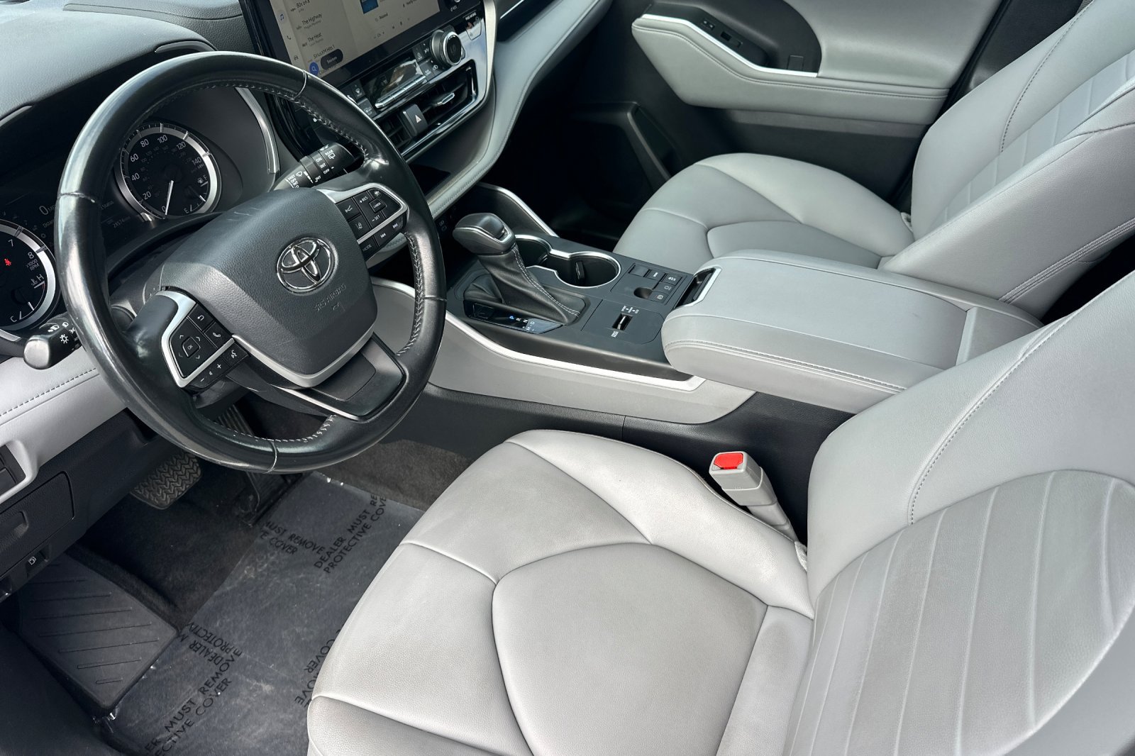 Used 2023 Toyota Highlander XLE FWD image 10