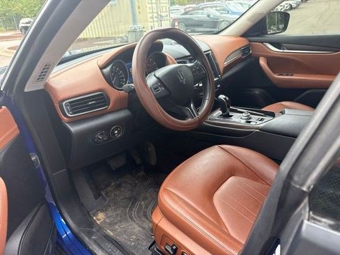 Used 2018 Maserati Levante AWD/4WD image 8