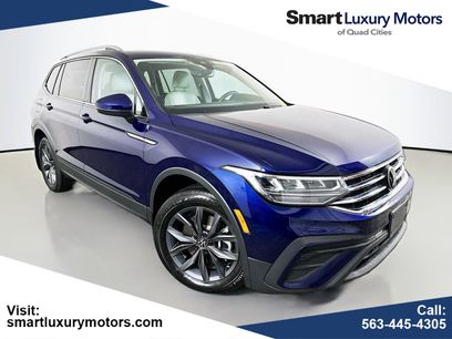 Used 2022 Volkswagen Tiguan SE w/ Panoramic Sunroof Package