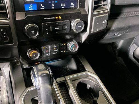 Used 2019 Ford F150 XLT w/ Equipment Group 302A Luxury AWD/4WD image 25