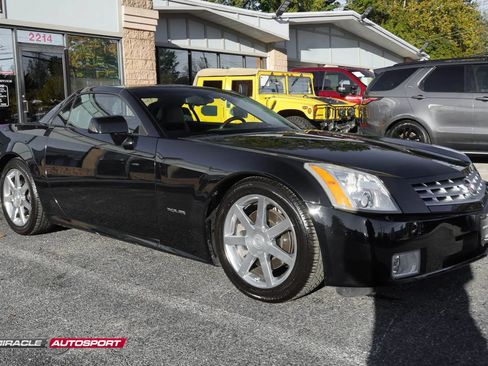Used 2005 Cadillac XLR image 9