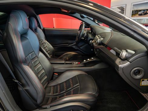Used 2014 Ferrari F12 Berlinetta RWD image 18