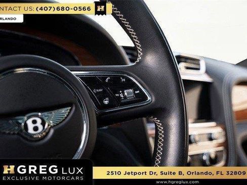 Used 2022 Bentley Bentayga AWD/4WD image 39