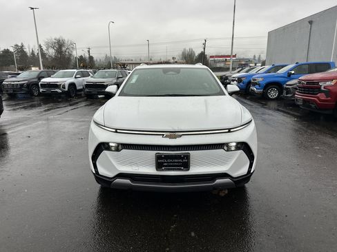 New 2026 Chevrolet Equinox EV LT image 8