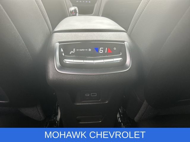 Certified 2025 Cadillac XT6 Luxury FWD image 22