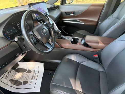 Used 2024 Toyota Venza XLE AWD/4WD image 27