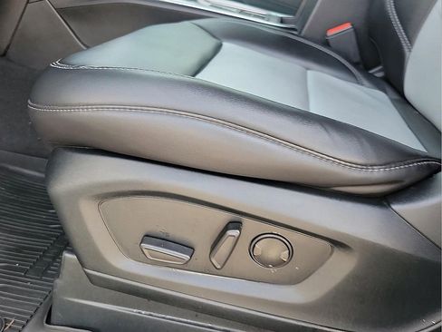 Used 2023 Ford Explorer XLT w/ Equipment Group 202A image 13