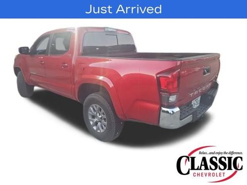 Used 2018 Toyota Tacoma SR5 image 10