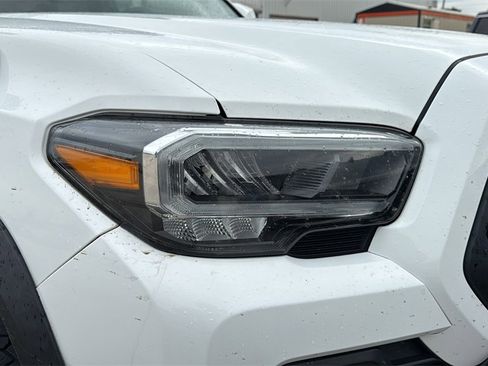 Used 2021 Toyota Tacoma TRD Off-Road w/ Technology Package image 10