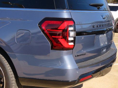 Used 2022 Ford Expedition Max Limited image 14