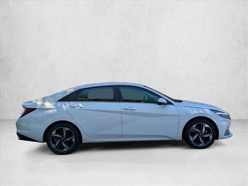 Used 2023 Hyundai Elantra Limited FWD image 4