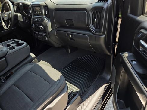 Used 2025 Chevrolet Silverado 2500 Custom w/ Custom Value Package AWD/4WD image 8