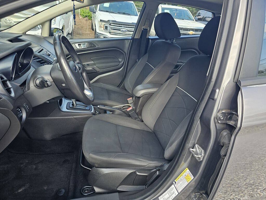 Used 2014 Ford Fiesta SE w/ Comfort Package FWD image 11