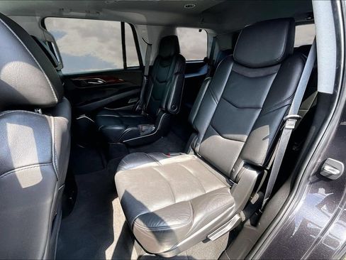 Used 2018 Cadillac Escalade Premium Luxury AWD/4WD image 22