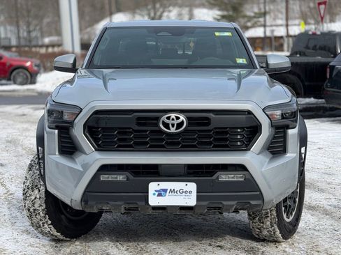 Used 2024 Toyota Tacoma TRD Off-Road image 2