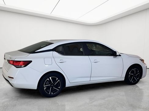 Used 2024 Nissan Sentra SV FWD image 3