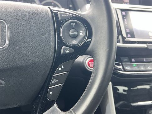 Used 2016 Honda Accord Touring image 21