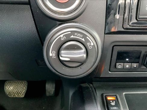 Used 2020 Nissan Titan PRO-4X w/ Pro-4x Convenience Package image 36