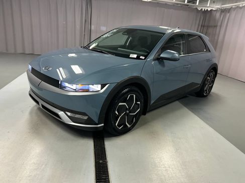 Used 2024 Hyundai Ioniq 5 SEL AWD/4WD image 3