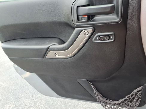 Used 2013 Jeep Wrangler Unlimited Sport AWD/4WD image 20