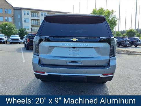 New 2026 Chevrolet Suburban LT w/ Comfort Package AWD/4WD image 29