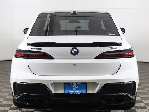Used 2023 BMW 760i xDrive w/ Parking Assistance Package image 15