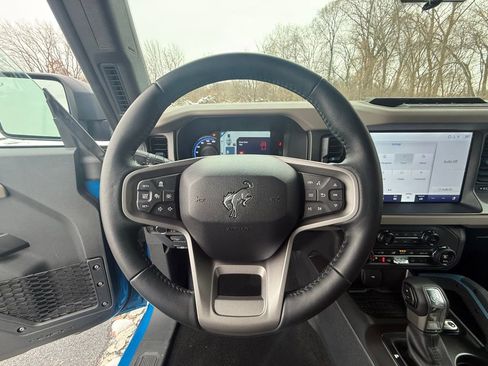 Used 2024 Ford Bronco Wildtrak image 31