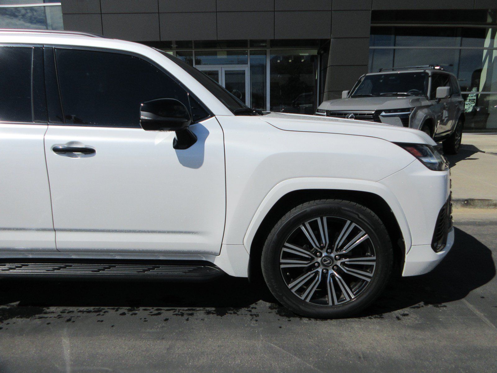 Used 2023 Lexus LX 600 4WD w/ Appearance Package image 12
