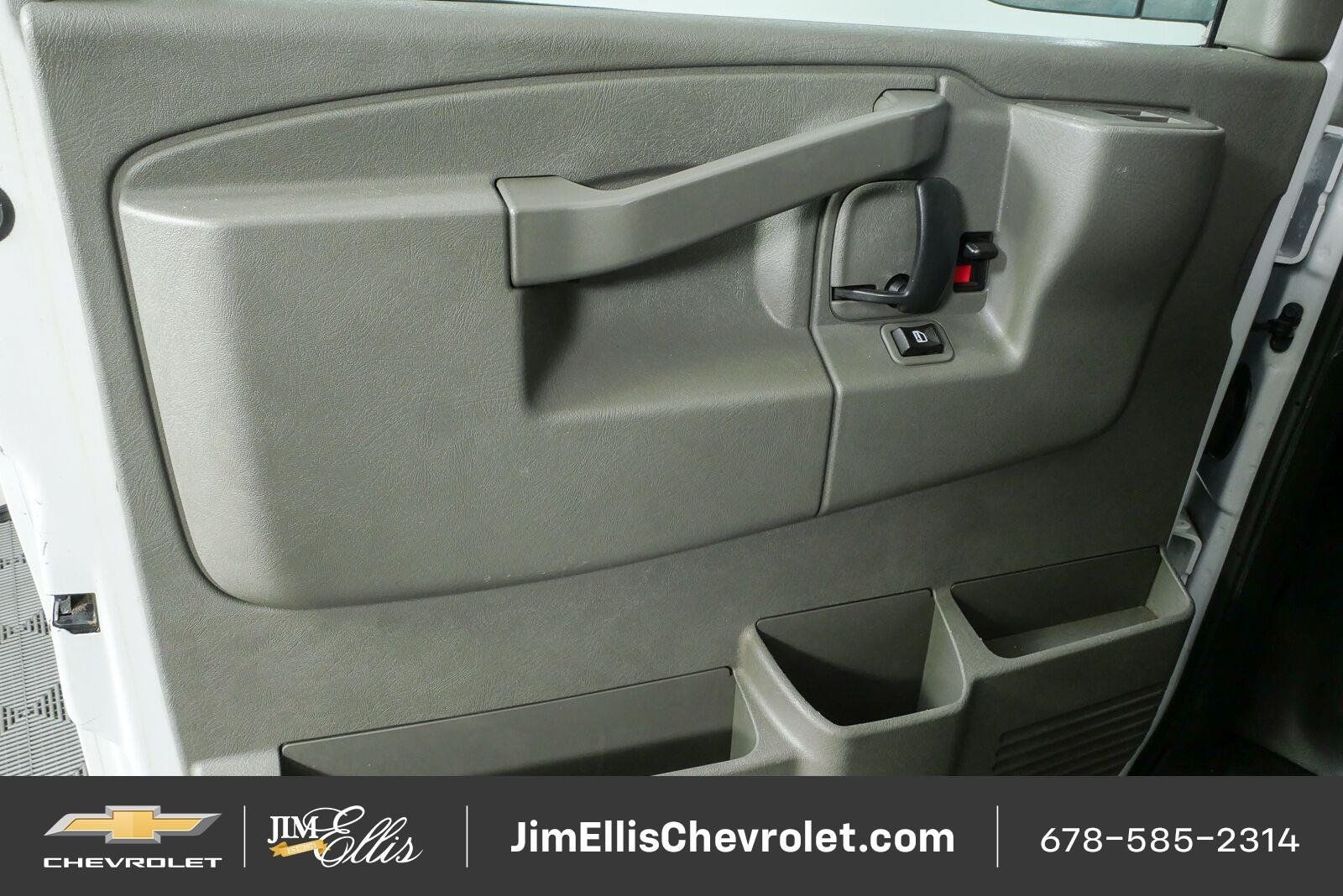Used 2018 GMC Savana 2500 w/ Driver Convenience Package RWD image 7