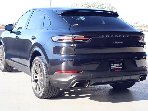 Certified 2022 Porsche Cayenne Platinum Edition image 3