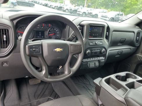Certified 2020 Chevrolet Silverado 1500 Custom w/ Custom Value Package AWD/4WD image 6