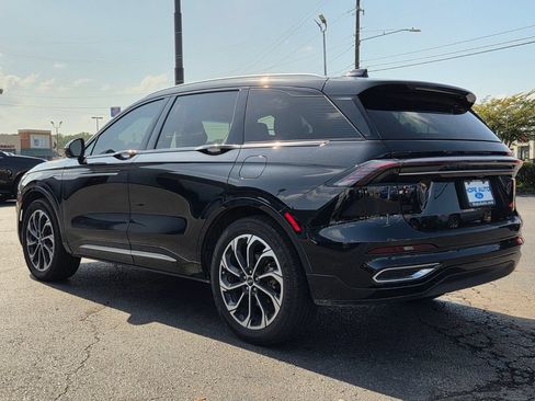 Used 2024 Lincoln Nautilus Reserve AWD/4WD image 3